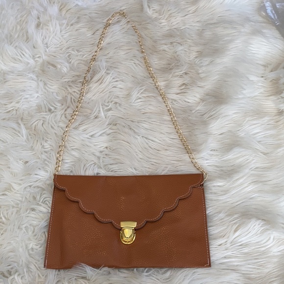 NWT Camel tan Crossbody Clutch scalloped gold hardware envelope purse handbag - Picture 1 of 16